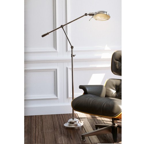 staande verstelbare design lamp met tuimelschakelaar in antiek messing kleur