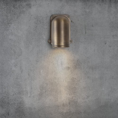 bronzen buitenlamp voor aan de wand met ronde vormen en modern design