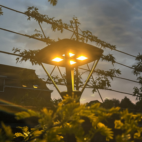 Zonne-energie lantaarnpaal zwart aluminium LED